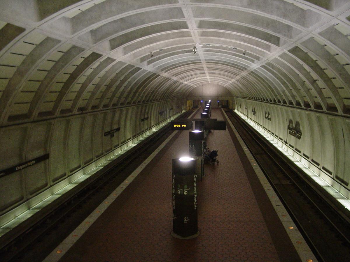 Congress Heights Metro Station (Washington, 2001) | Structurae