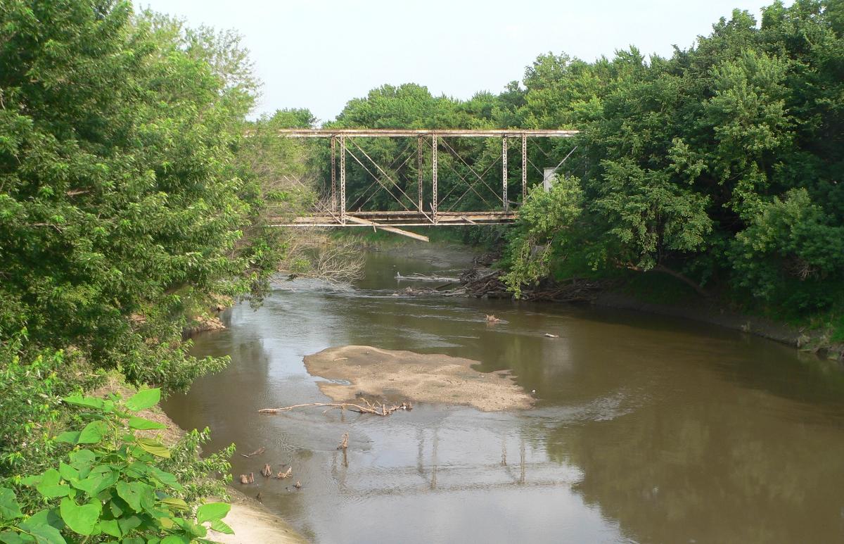 King Iron bridge, crossing the Big Blue River just east of DeWitt, Nebraska Seen from the northwest (upstream).