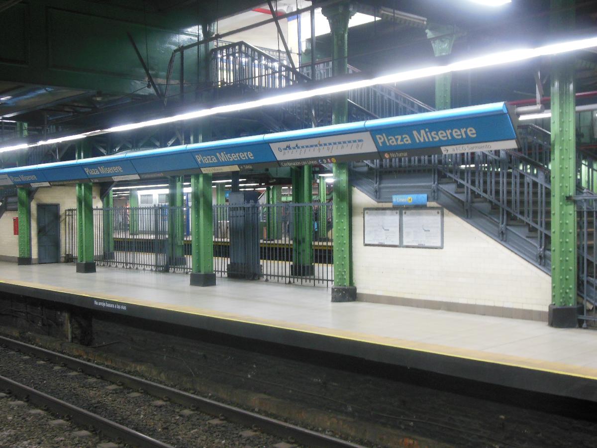 Metrobahnhof Plaza Miserere 
