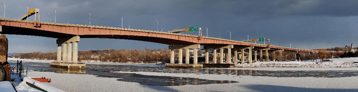 Dunn Memorial Bridge, which carries US Route 9 and US Route 20 across the Hudson River, connecting Albany and Rensselaer in New York 