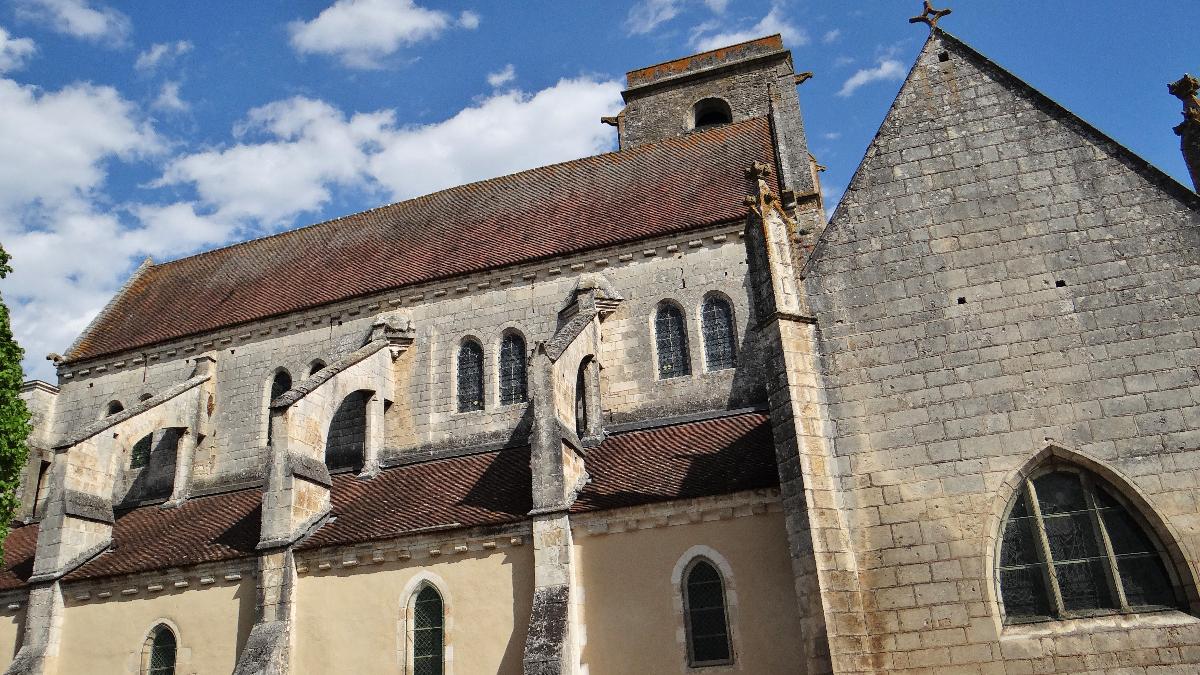 Église St Adrien Mailly-le-Chateau 