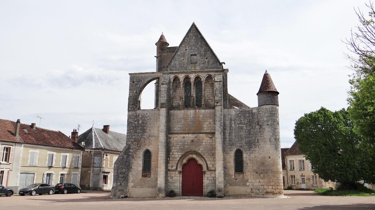 Église St Adrien Mailly-le-Chateau 