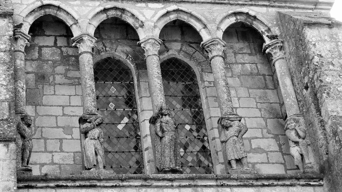 Église St Adrien Mailly-le-Chateau Comtesse Mathilde (ou Mahaut) libérant ses serfs