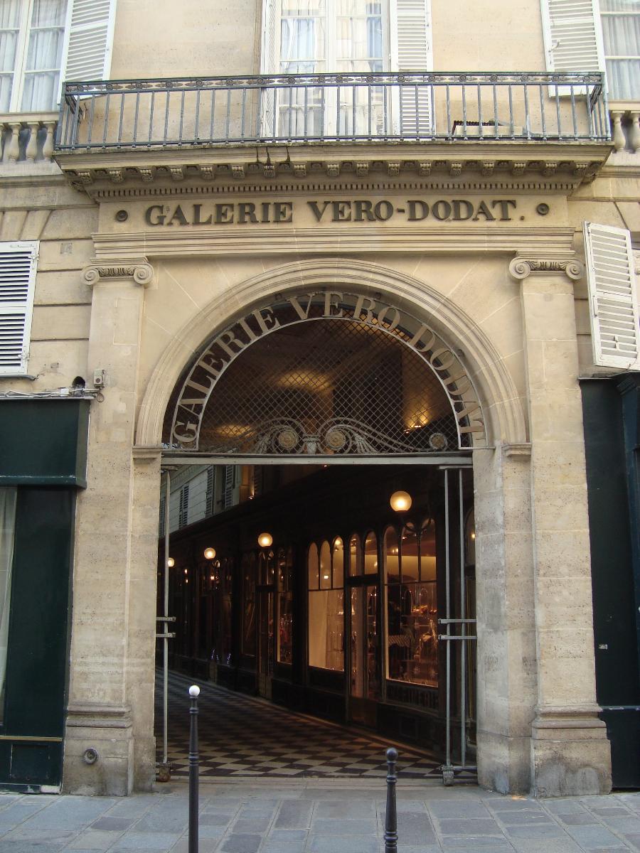 Entrance of the galerie Véro-Dodat in Paris 