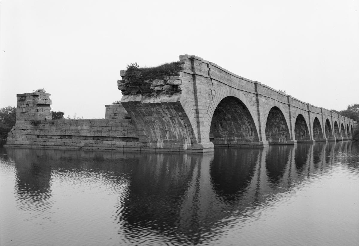 Schoharie Crossing, Erie Canal (Enlarged), 9 arches of aqueduct, at Fort Hunter, New York 