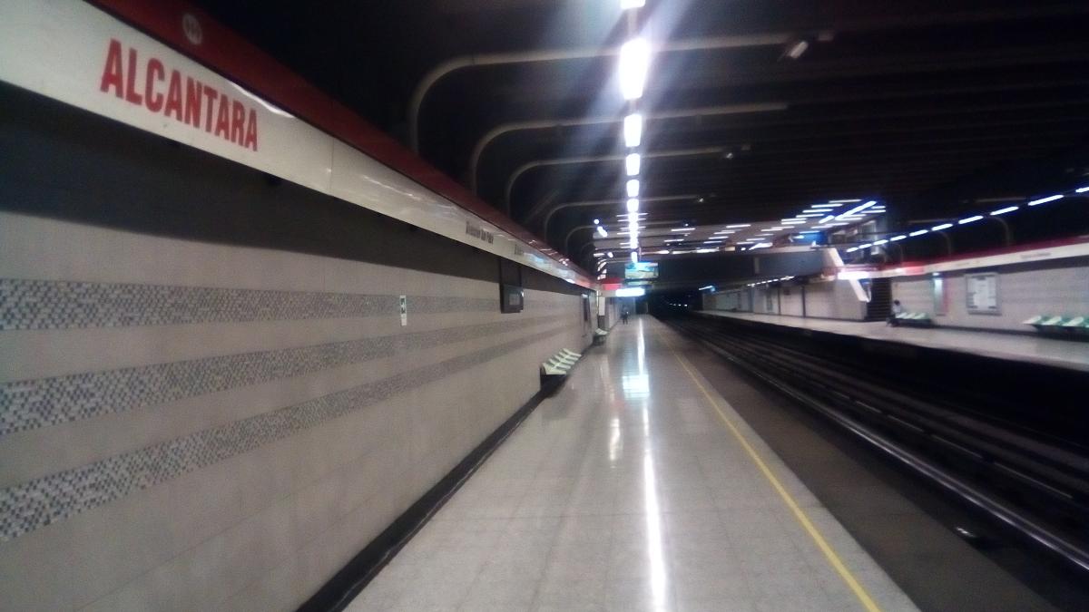 Metrobahnhof Alcántara 