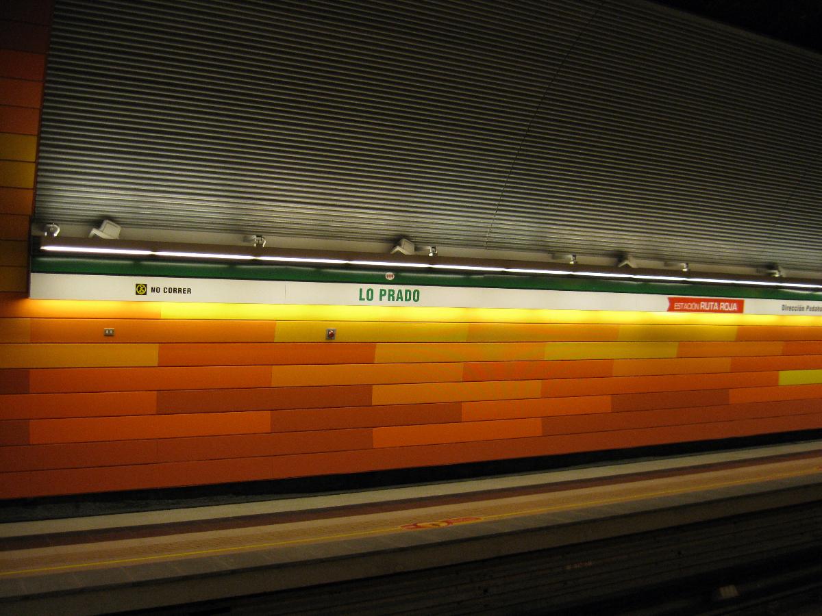 Metrobahnhof Lo Prado 