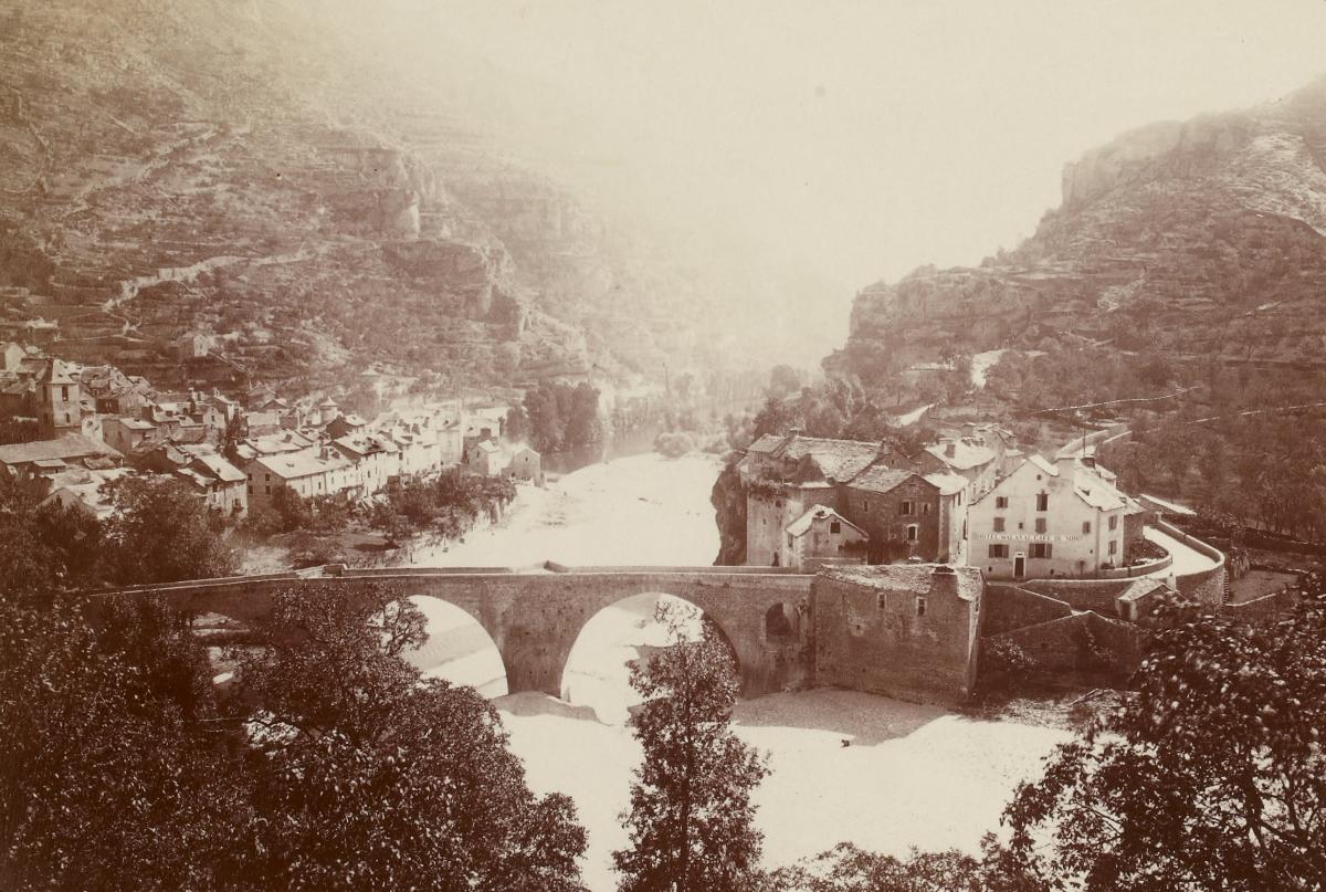 Excursion dans la région des Causses offert par le photographe Casimir Julien à James Jackson (1843-1895) en 1892