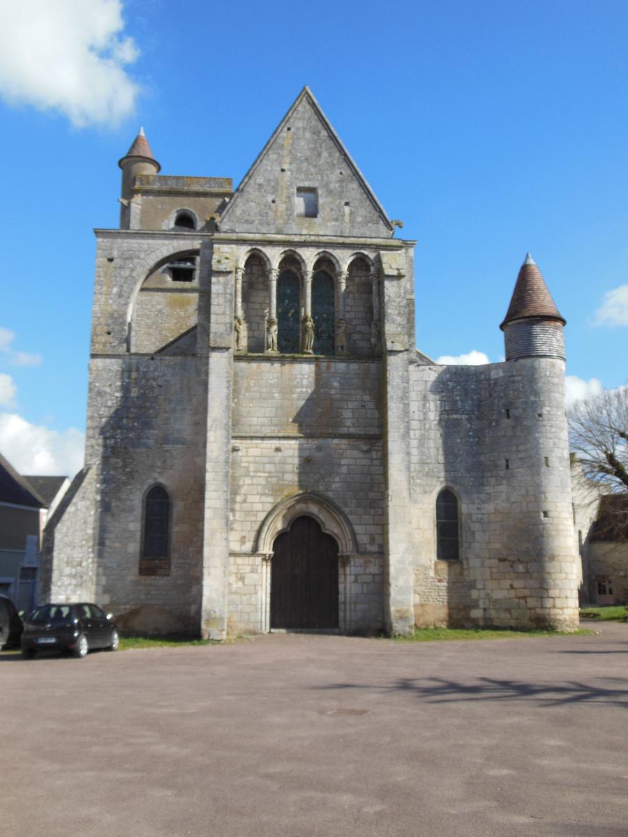 Église Saint-Adrien (XIIIe s), de Mailly-le-Château, Yonne 