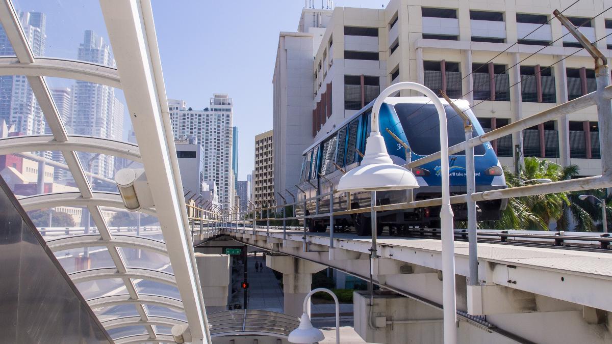 Government Center-bound train departing Freedom Tower Metromover station 
