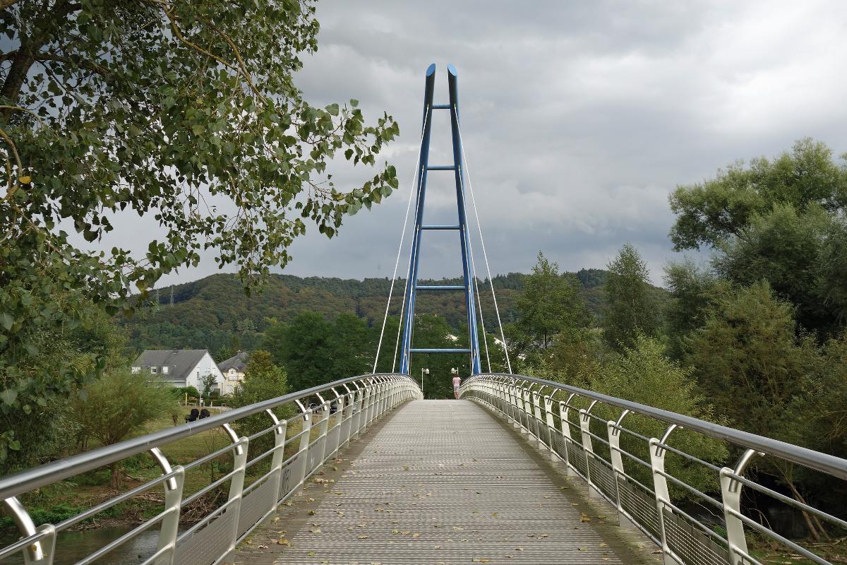 Footbridge over the Alzette between Helmsange and Bereldange 