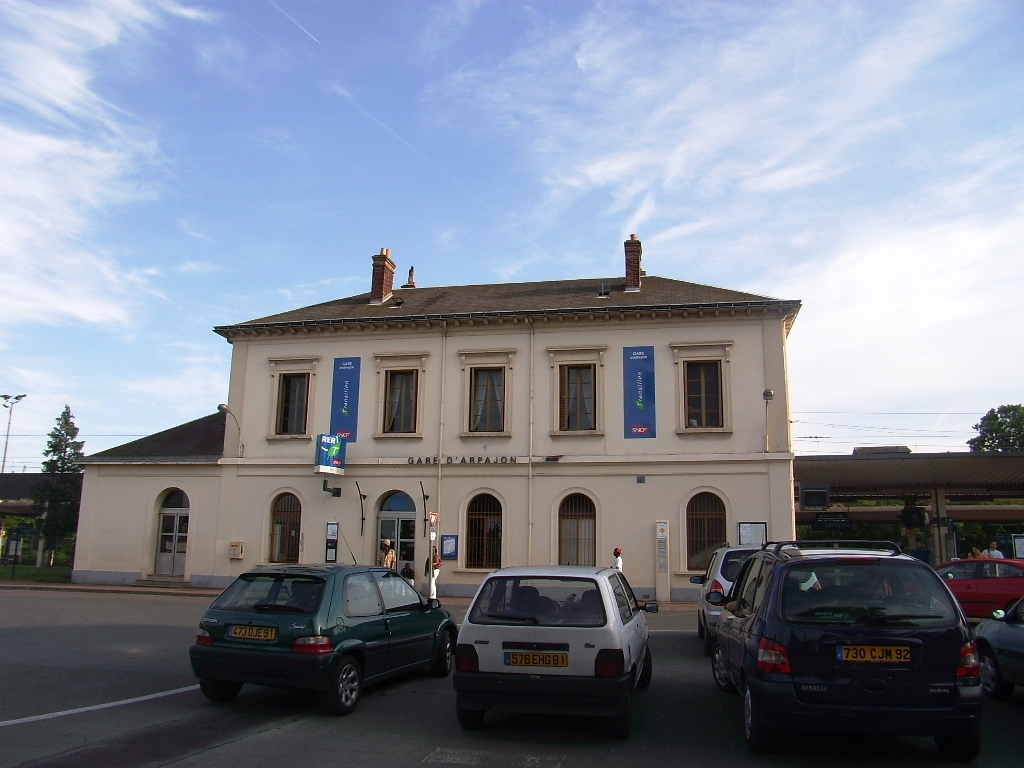 Arpajon Railway Station 