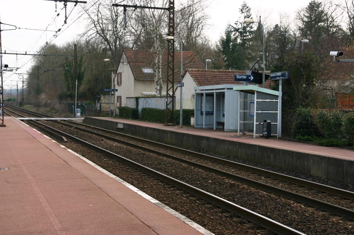 Boissise-le-Roi Railway Station 