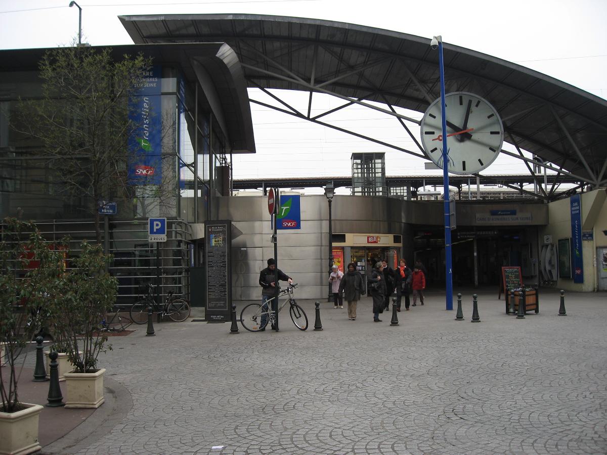 Asnières-sur-Seine Station 