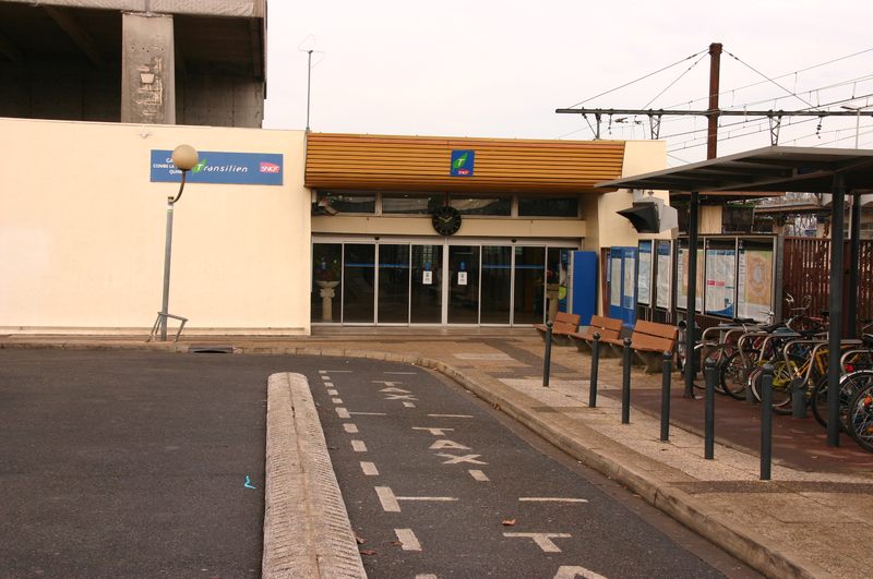 Combs-la-Ville - Quincy Railway Station 
