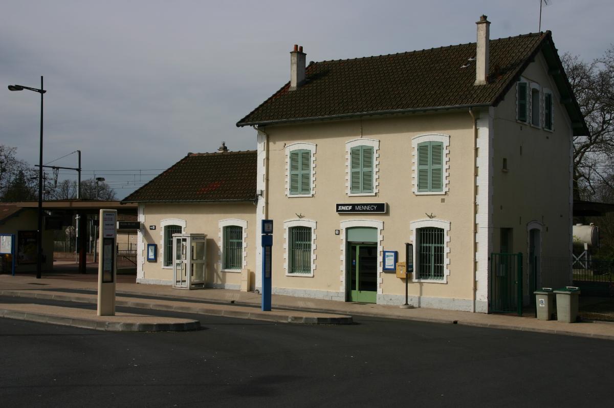 Bahnhof Mennecy 
