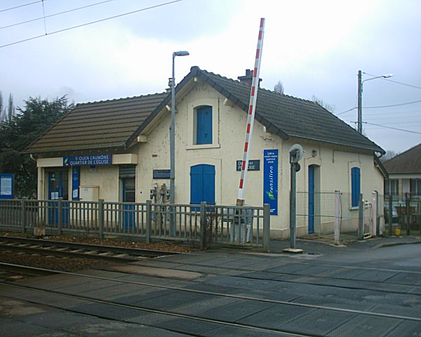 Saint-Ouen-l'Aumône - Quartier de l'Église Station 