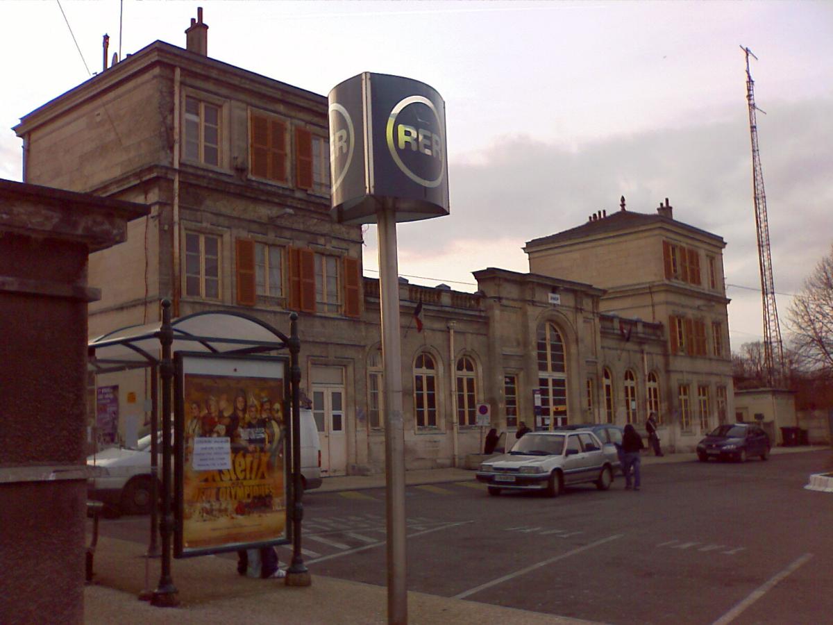 Bahnhof Orry-la-Ville - Coye 