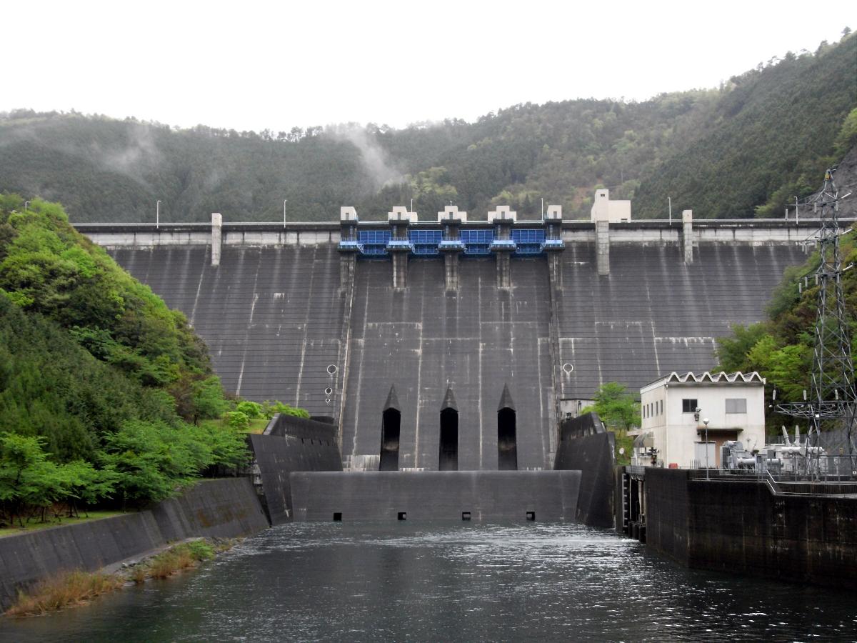 Hachisu Dam 