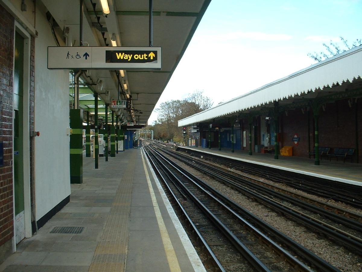 Hainault tube station looking north ('eastbound') from platform 2. 