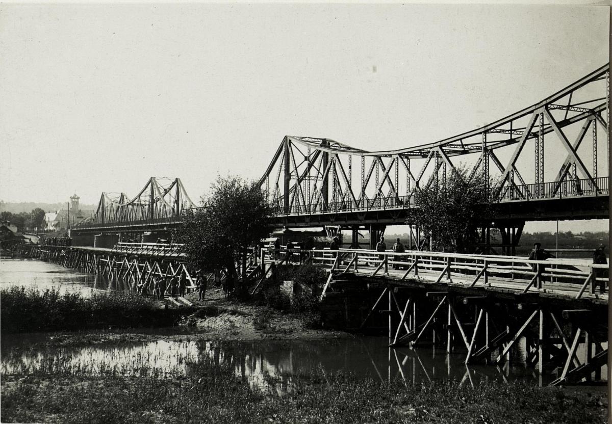 Vieux pont en fer de Halytch 
