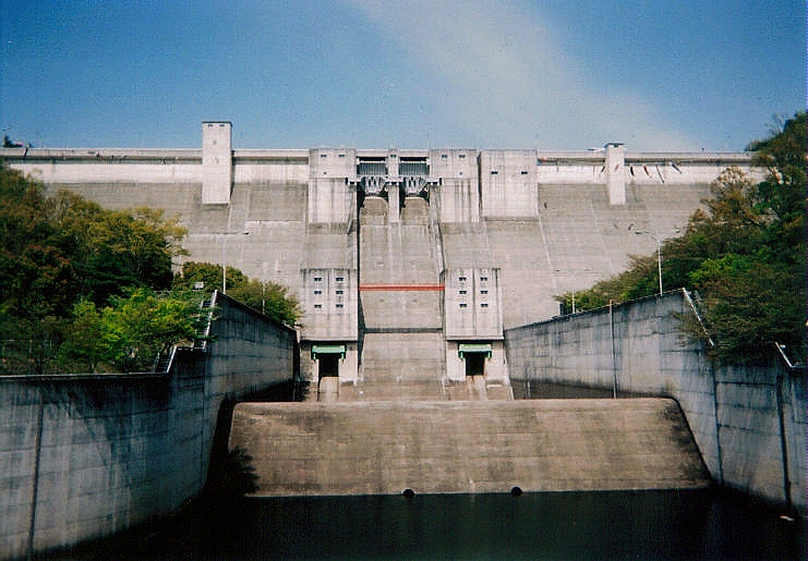 Hitokura Dam 