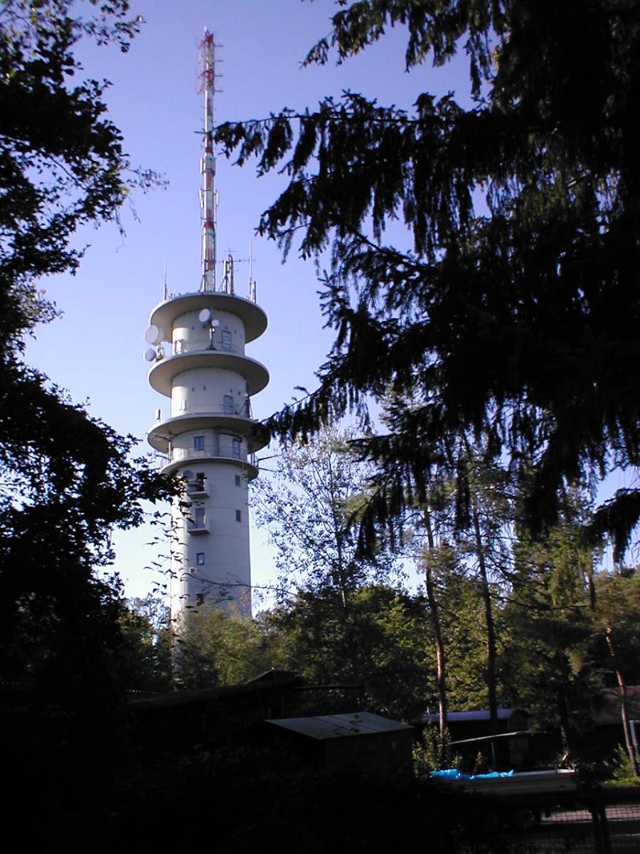 Fernmeldeturm auf dem Schweinsberg, höchster Punkt von Heilbronn. 371 m ü NN 