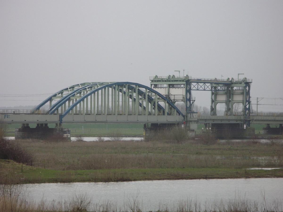 Hattemerbroek Bridge 
