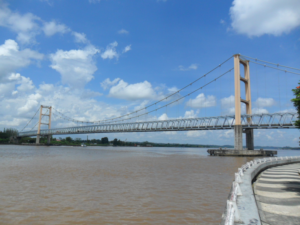 Pont suspendu de Kutai Kertanegara 