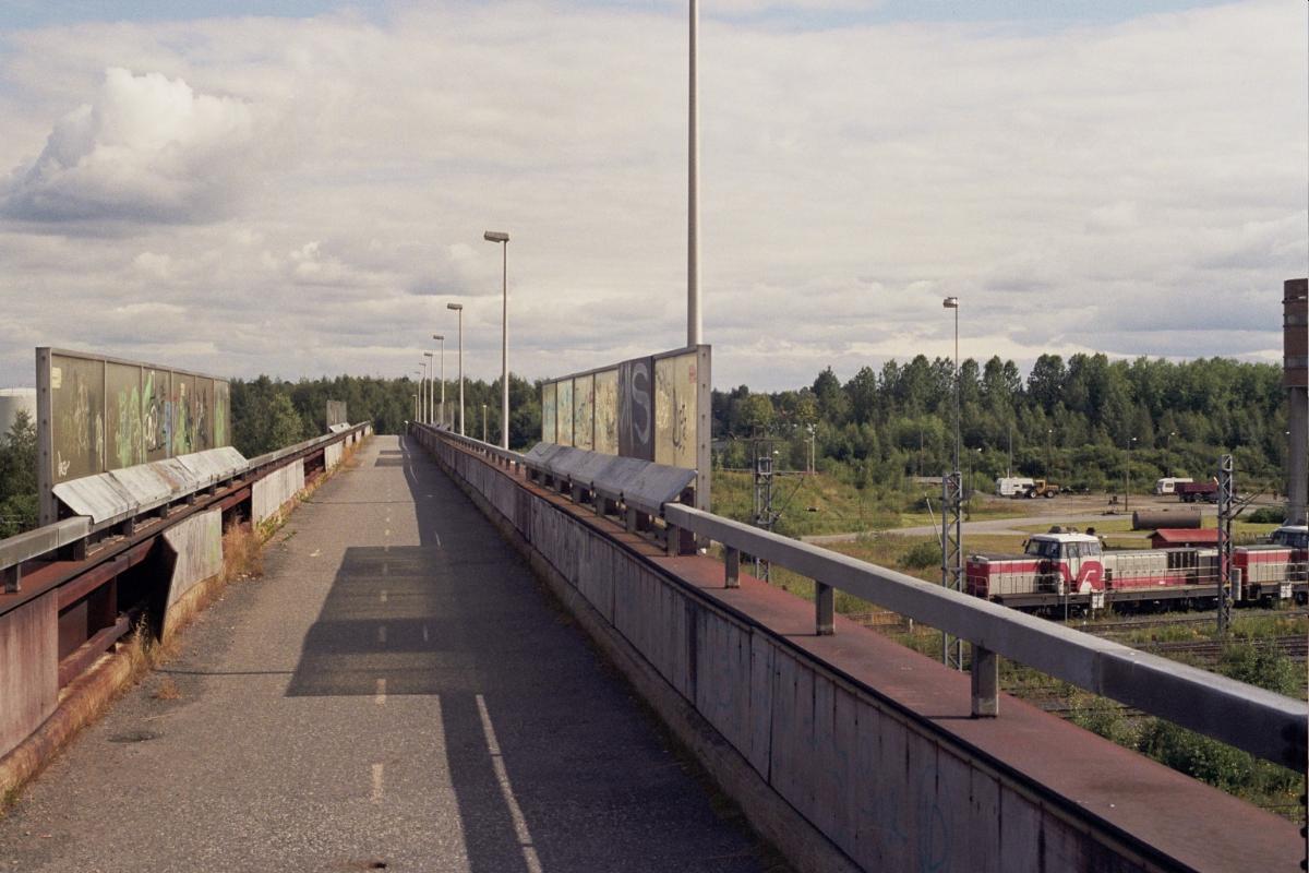 Kiskopolun silta, a bridge built to cross the VR railyard in Oulu, Finland As of 2008, it has been officially closed for years, but in 2009 it will probably be reopened after it's been lengthened