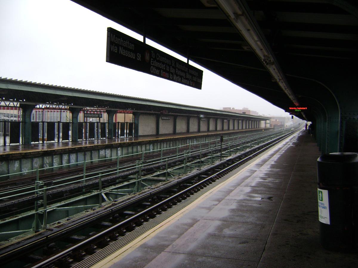 Looking west along the Knickerbocker Avenue subway station platform 
