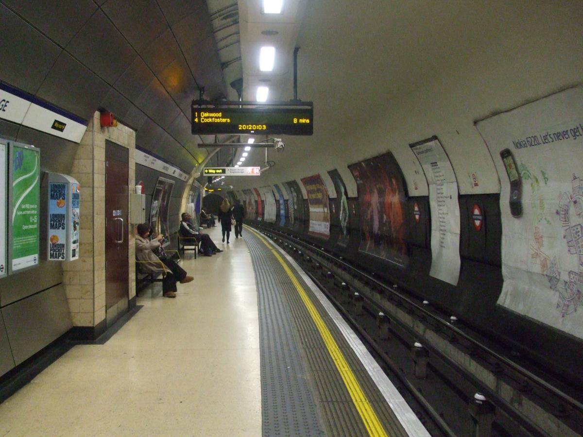 Knightsbridge Underground Station 