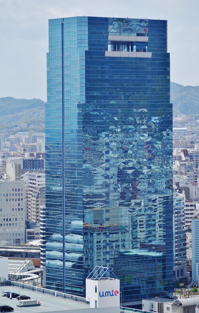 Kobe Crystal Tower 