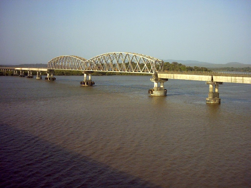 Pont sur le Zuari 