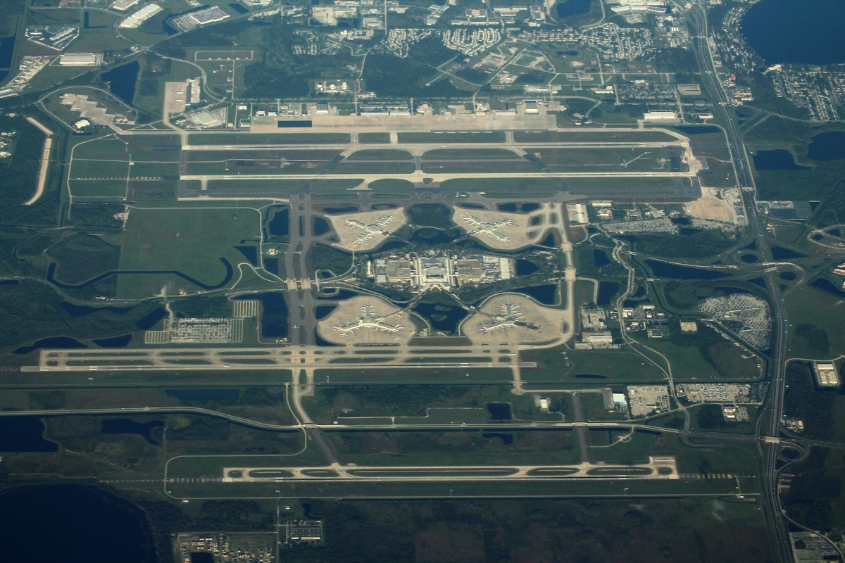 Orlando International Airport (MCO) 