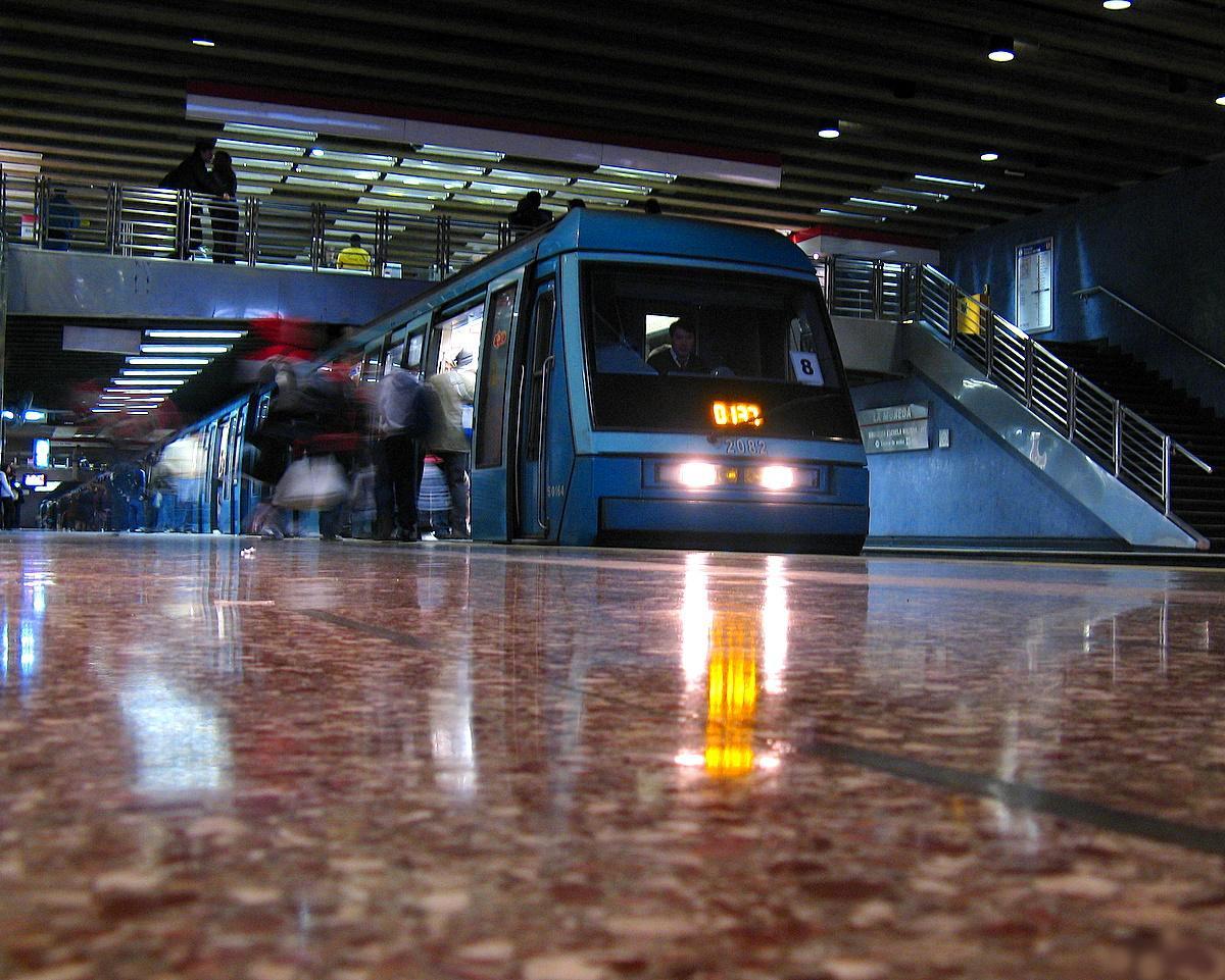 Metrobahnhof La Moneda 