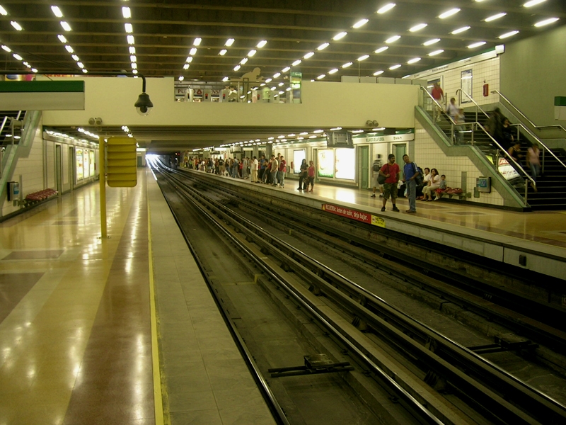 Metrobahnhof Bellavista de La Florida 