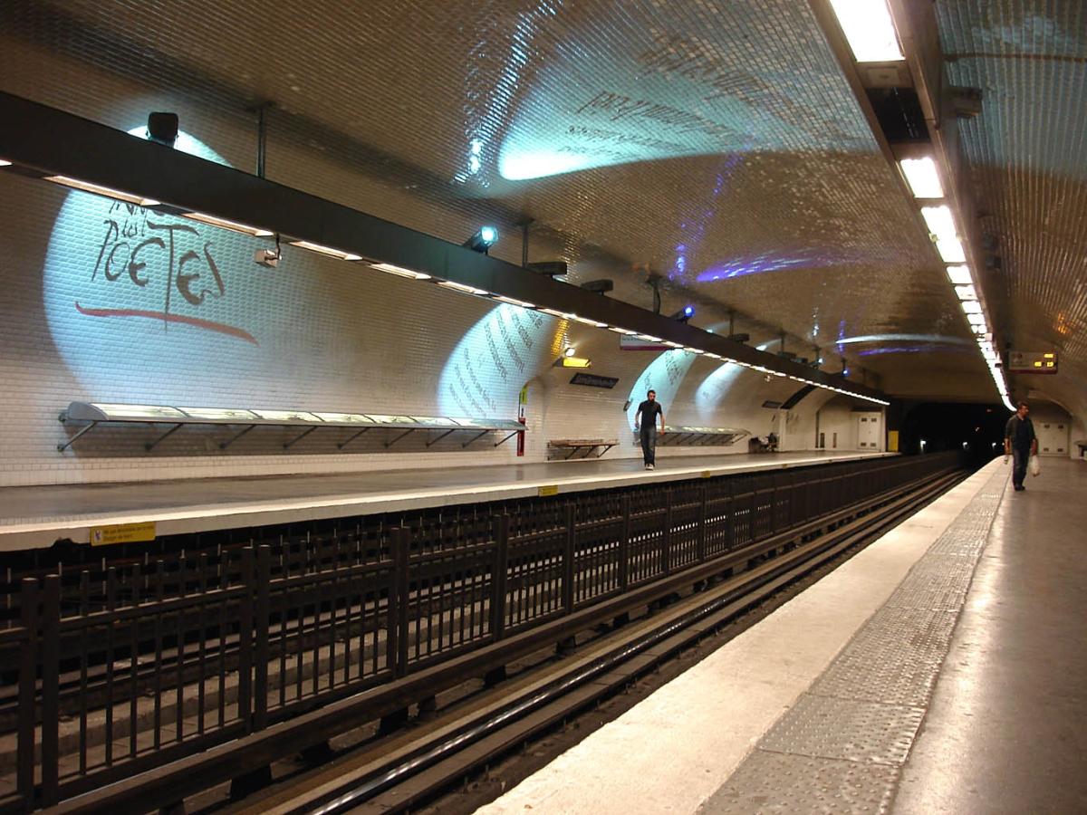 Station Saint-Germain-des-Prés, de la ligne 4 du métro de Paris, France. 