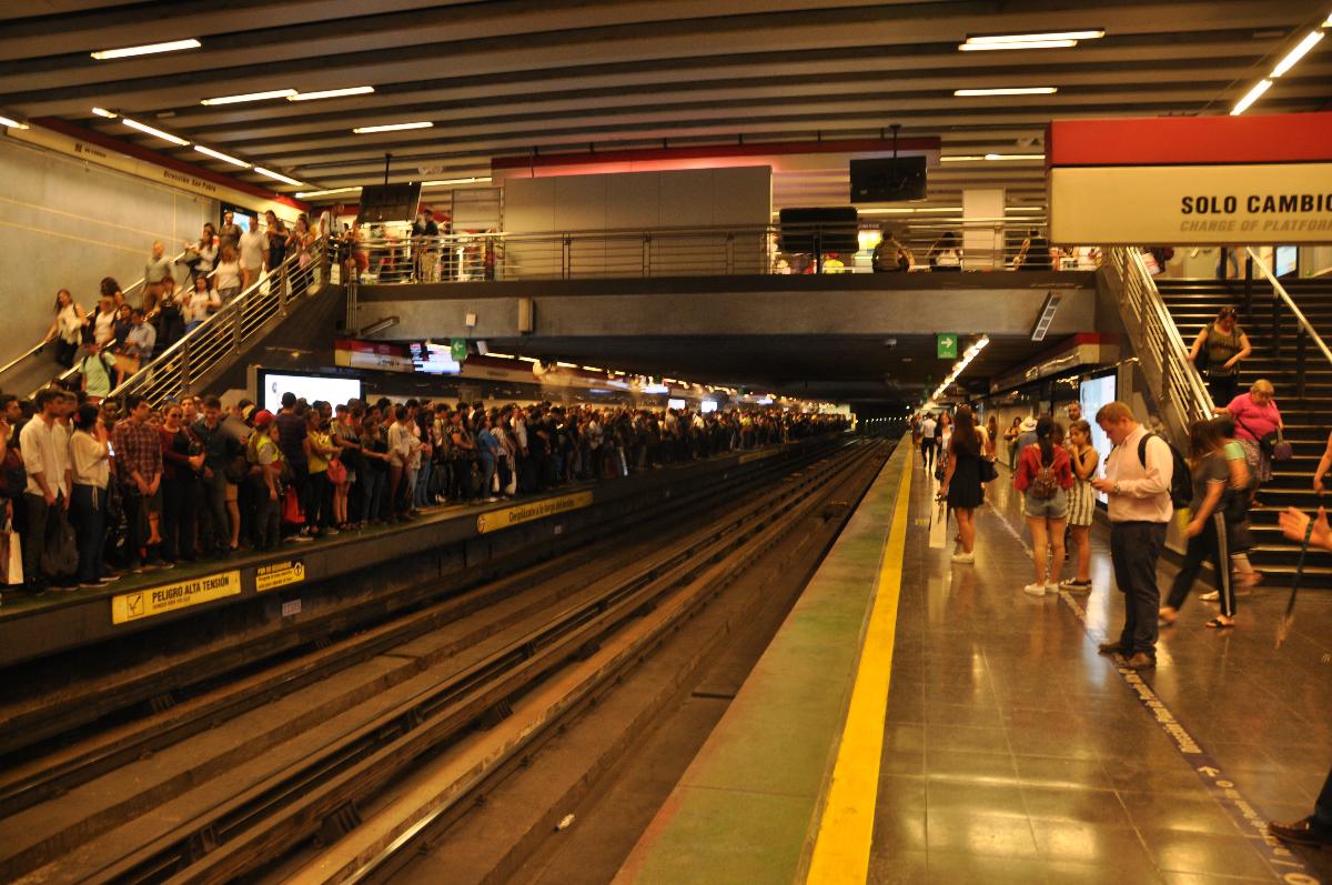 Station de métro Tobalaba 