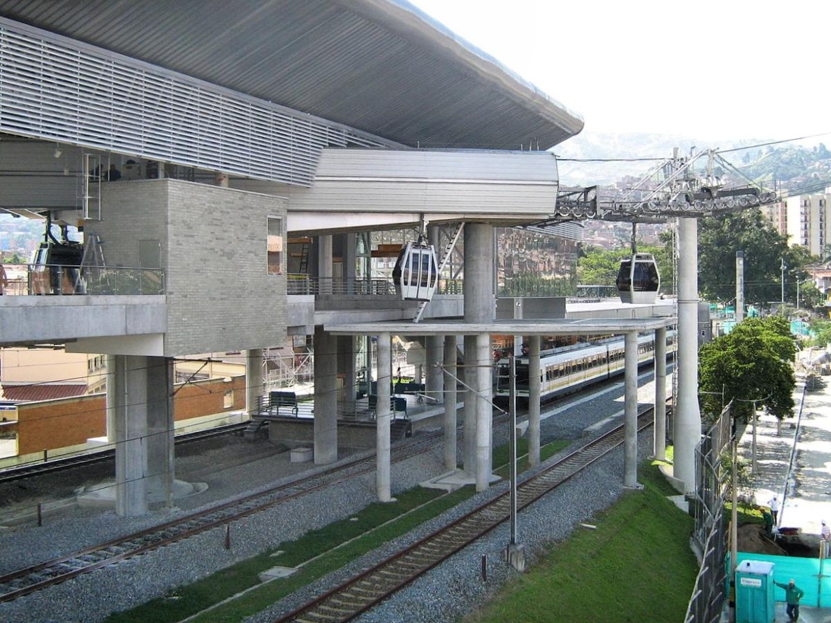 Estación San Javier del Metro de Medellín, Colombia. 
