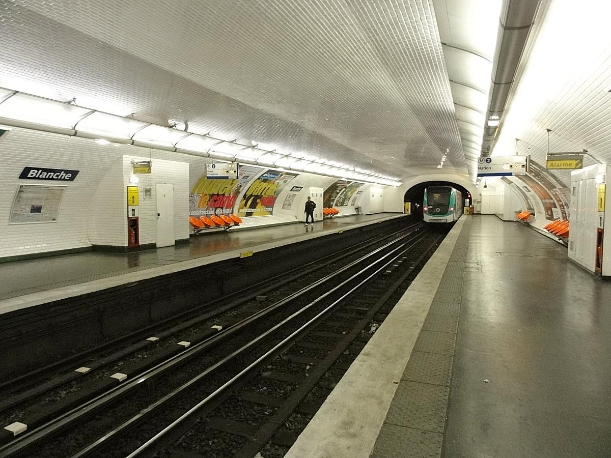 Bonne Nouvelle Metro Station 