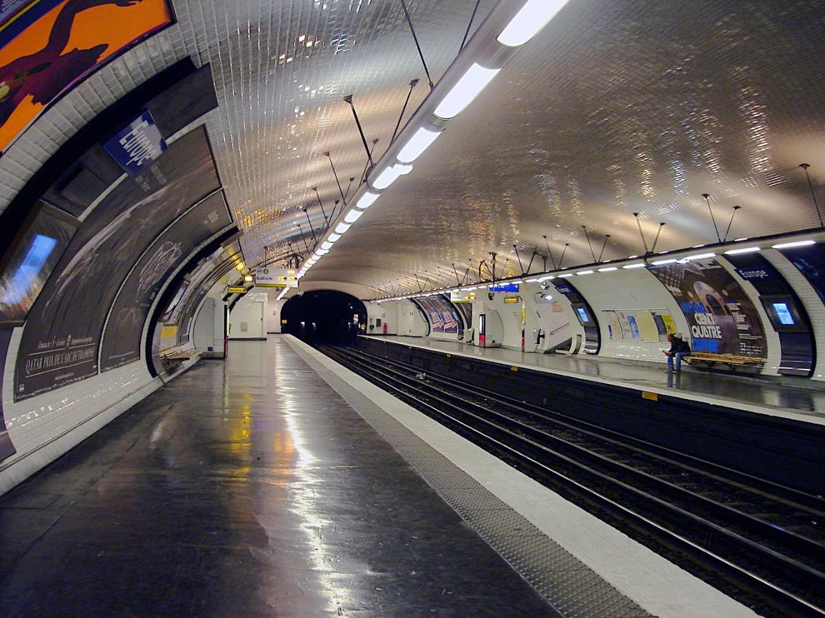 Station Europe de la ligne 3 du métro de Paris, France 