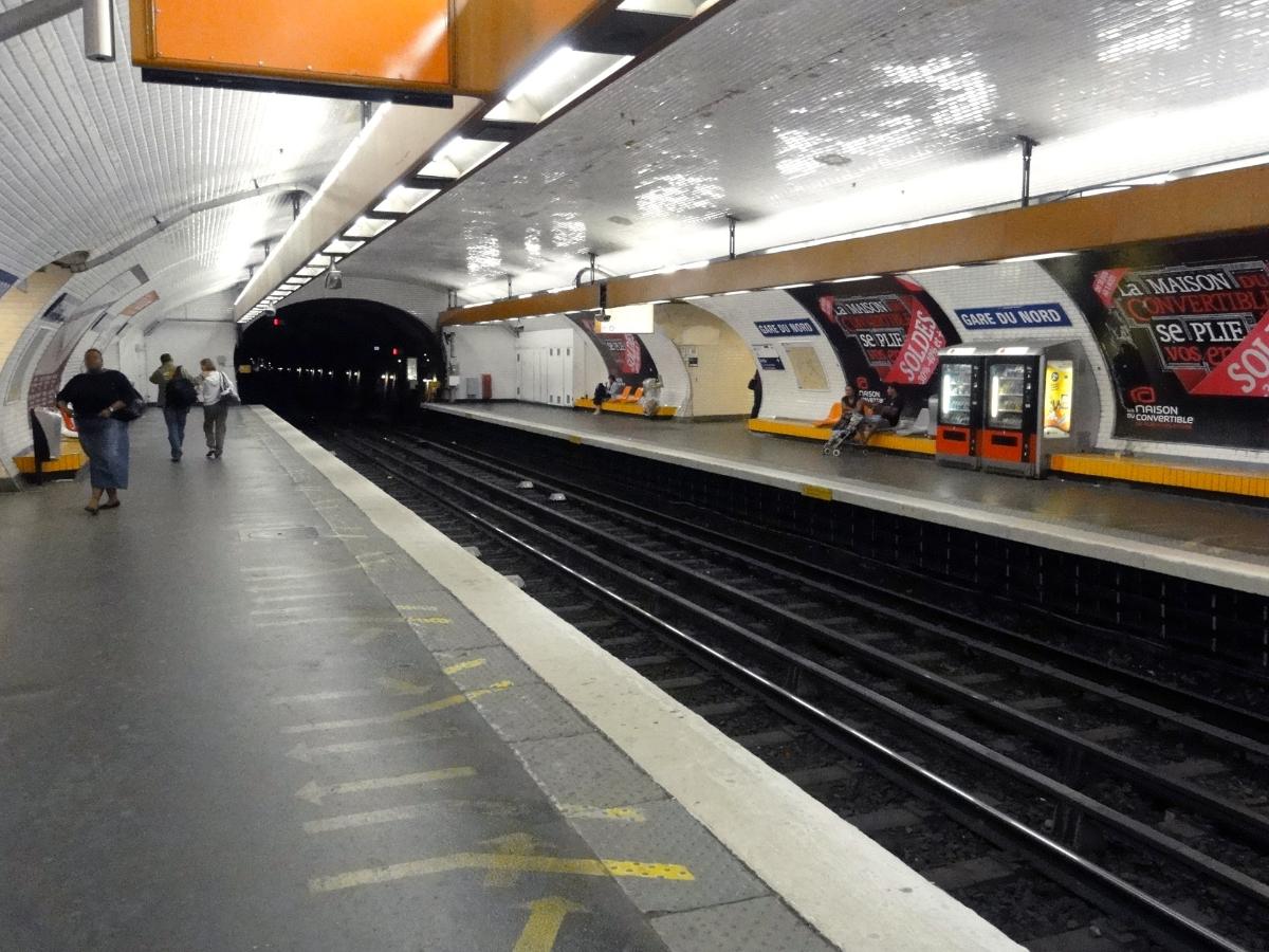 La station Gare du Nord de la ligne 5 du métro de Paris, France 