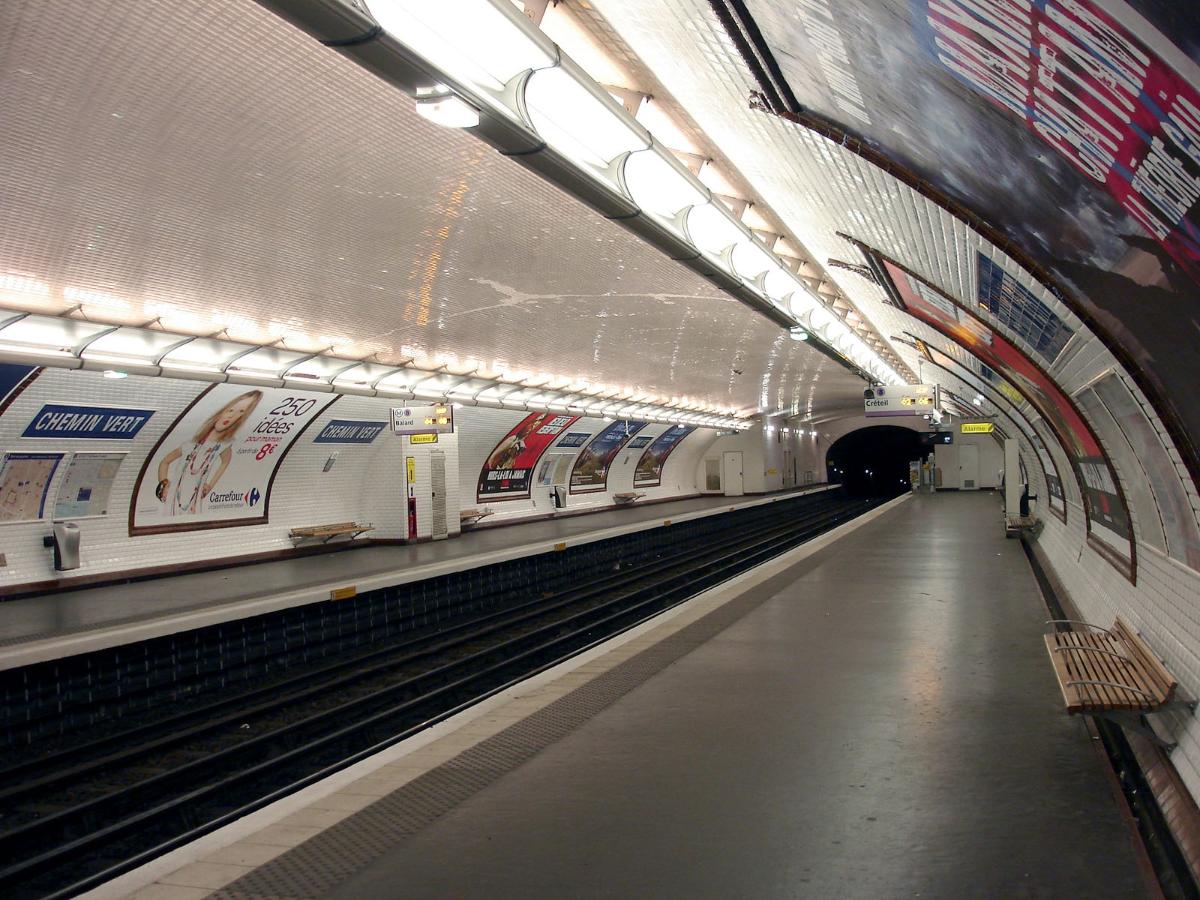 La station Chemin Vert de la ligne 8 du métro de Paris, France 