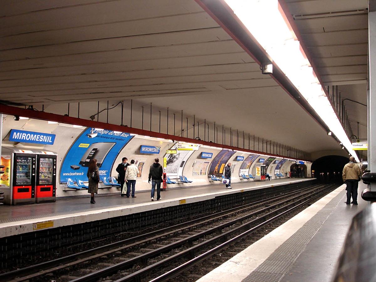 Station Miromesnil de la ligne 9 du métro de Paris 