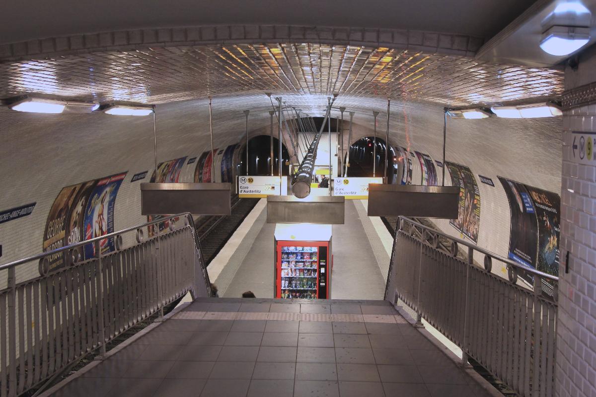 Metrobahnhof Michel-Ange - Molitor 