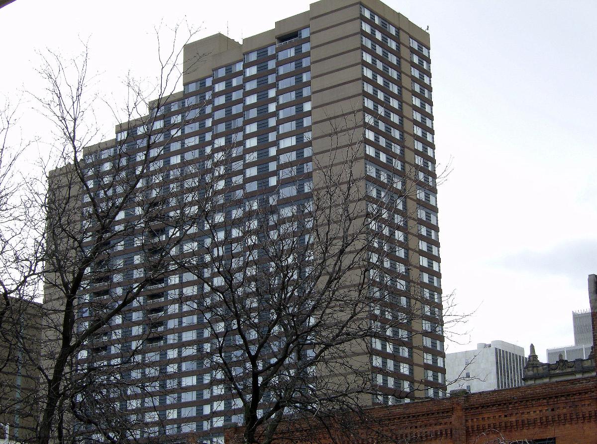 Millender Center Apartments - Detroit 