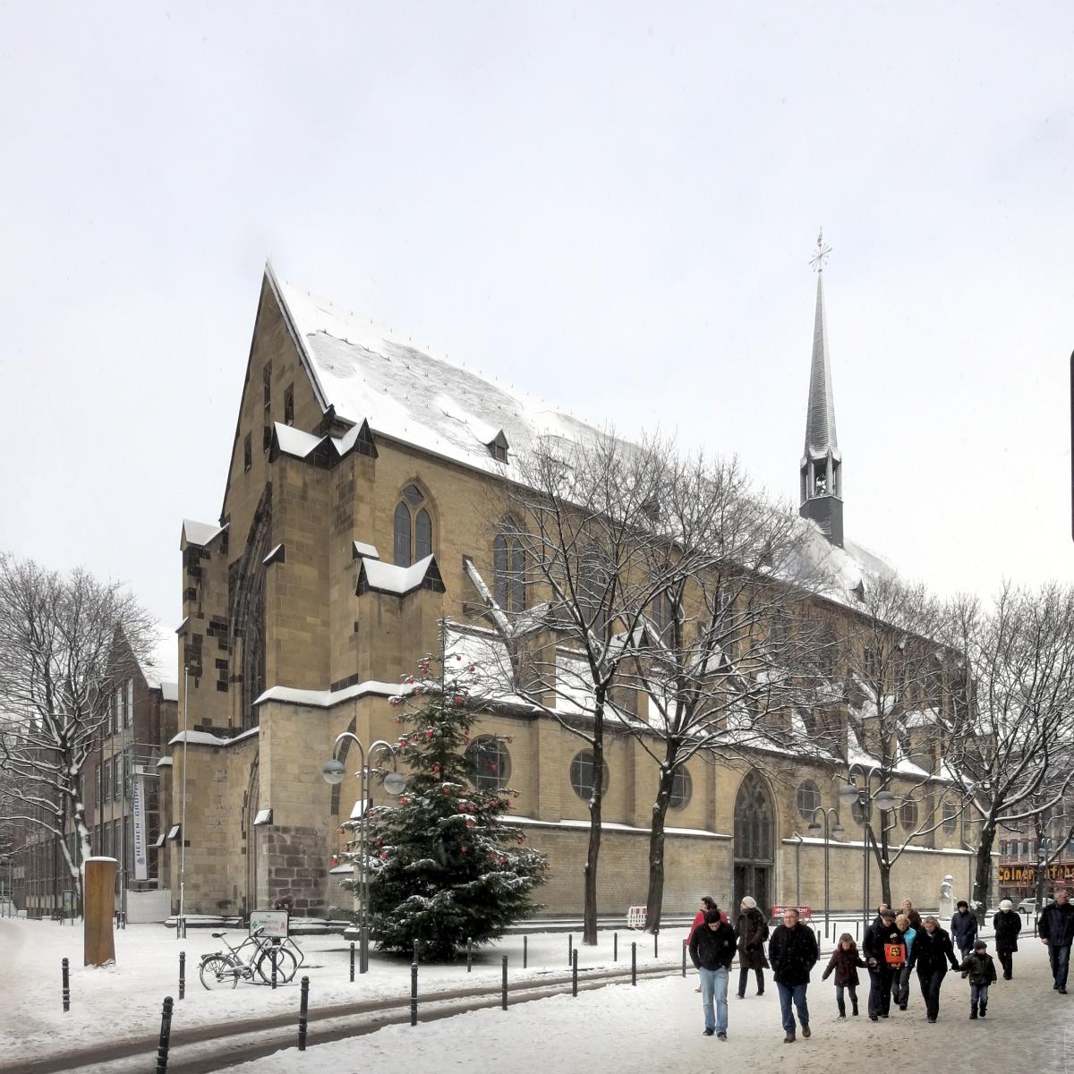 Minoritenkirche Köln im Winter. Ansicht von Südwesten 