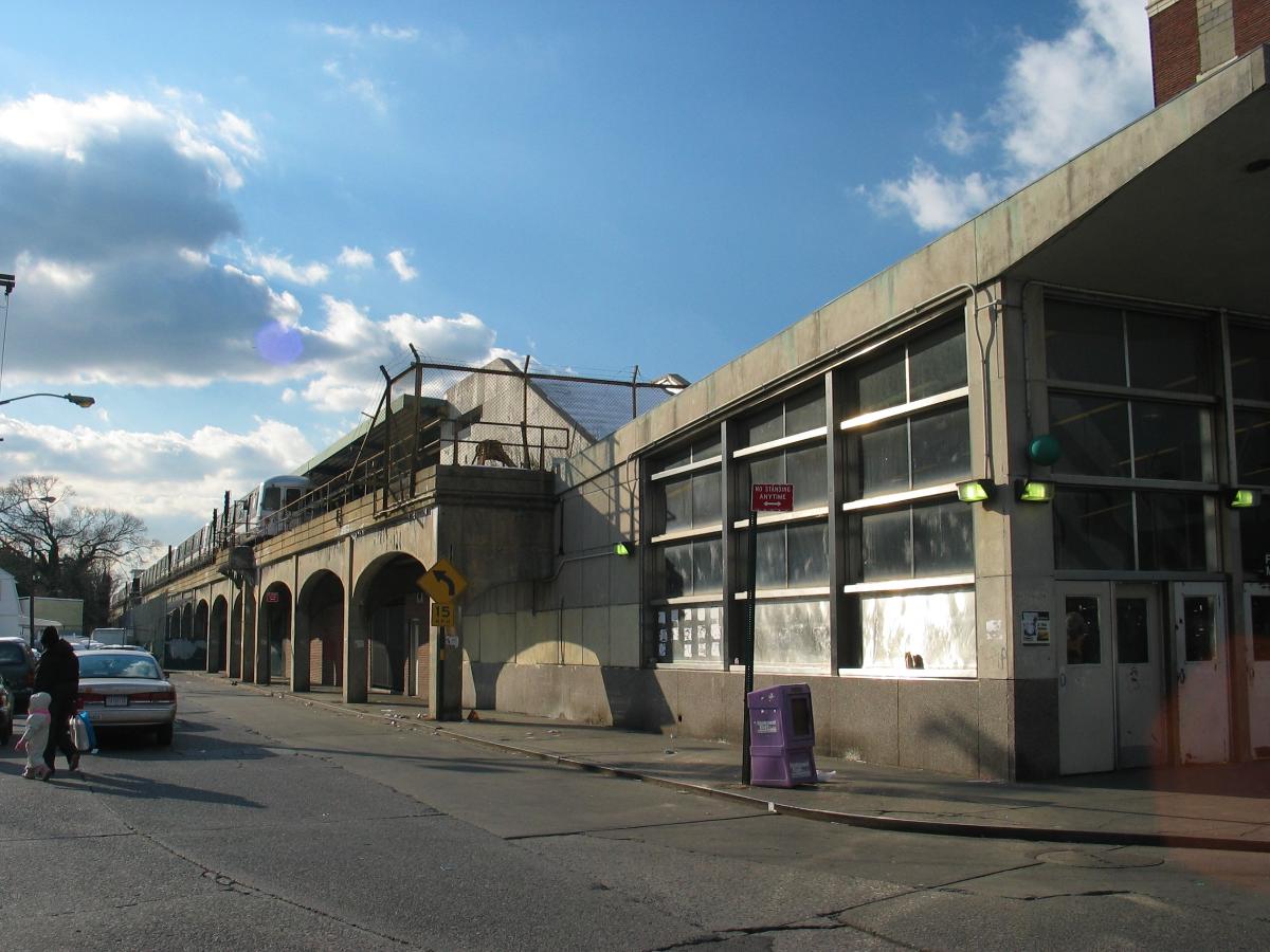 A line terminus at Mott Avenue Far Rockaway 