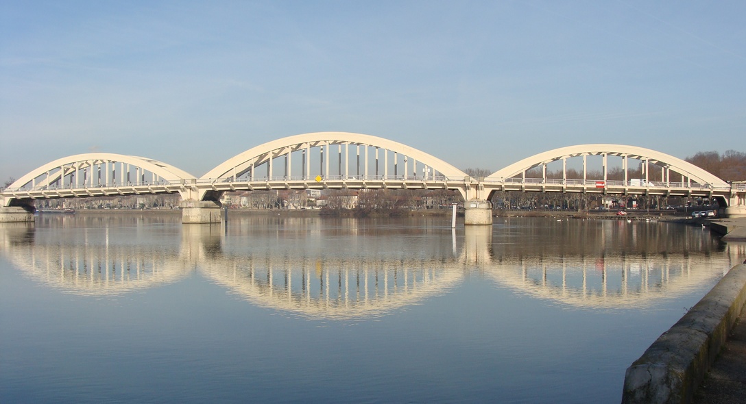 Neuville-sur-Saône Bridge 